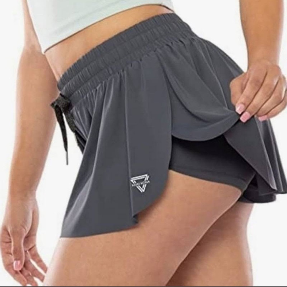 Keiki Kona 2-in-1 Flowy Fitness Shorts in Deep Blue Grey